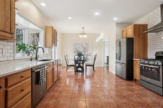 3208 E Buried Oak Drive, Crete, IL 60417