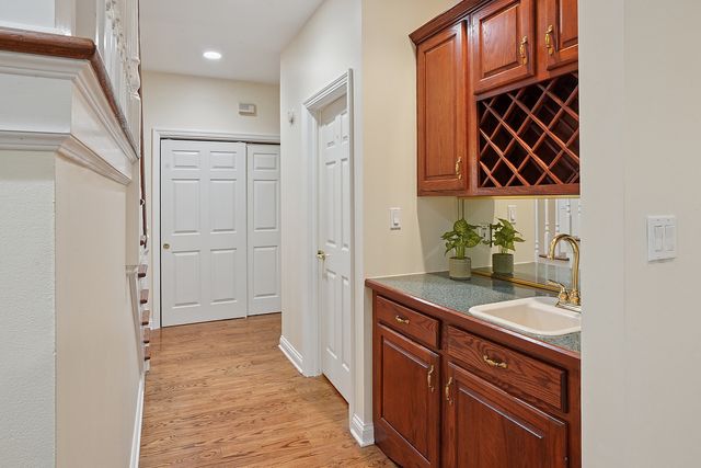 3208 E Buried Oak Drive, Crete, IL 60417