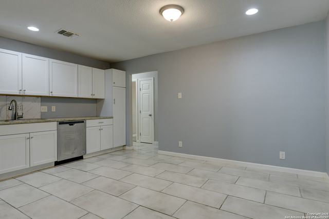 4342 LEHMAN DR, Kirby, TX 78219