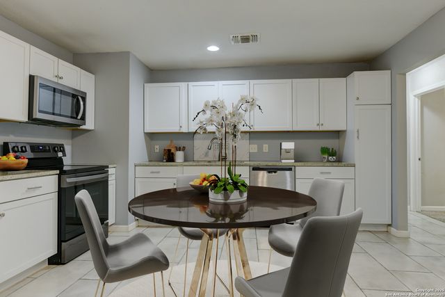4342 LEHMAN DR, Kirby, TX 78219