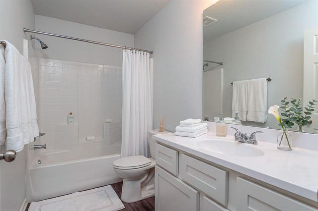 10017 Wessex Drive, Yukon, OK 73099