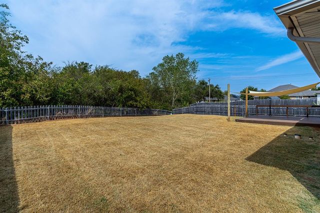 10017 Wessex Drive, Yukon, OK 73099