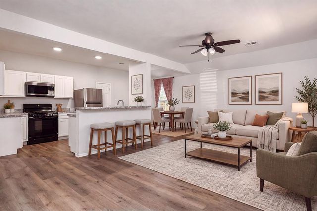 10017 Wessex Drive, Yukon, OK 73099