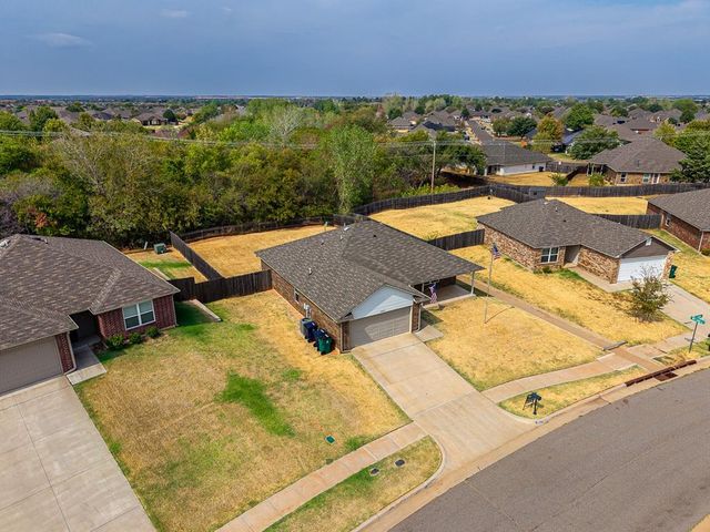 10017 Wessex Drive, Yukon, OK 73099