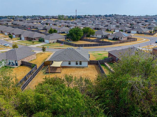 10017 Wessex Drive, Yukon, OK 73099