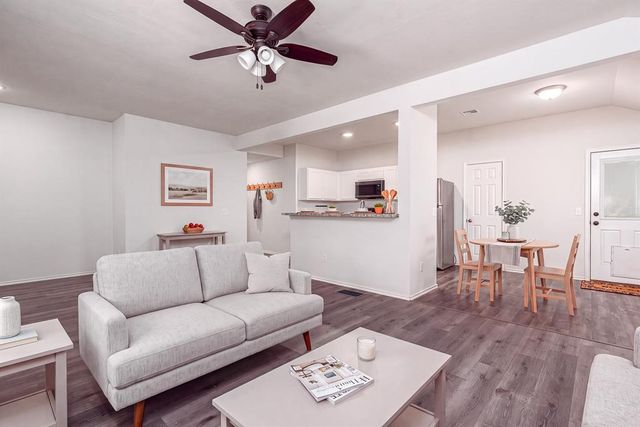 10017 Wessex Drive, Yukon, OK 73099