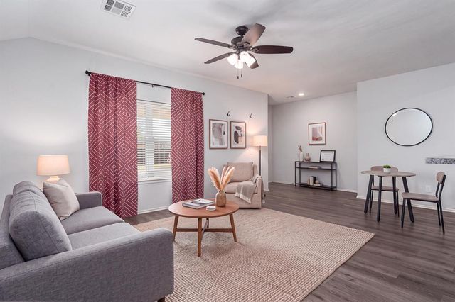 10017 Wessex Drive, Yukon, OK 73099