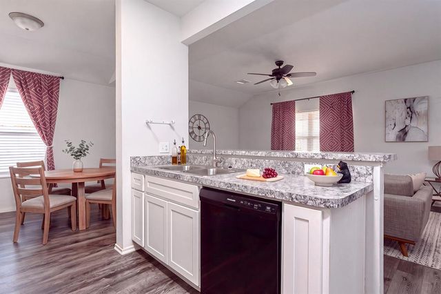 10017 Wessex Drive, Yukon, OK 73099
