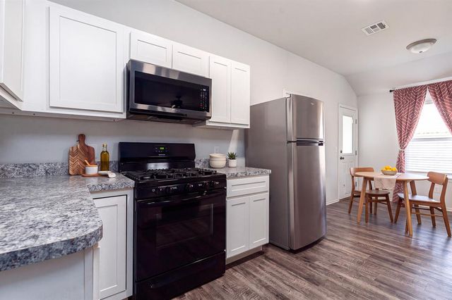 10017 Wessex Drive, Yukon, OK 73099