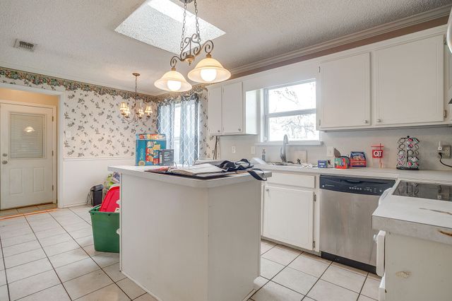 612 Melbourne Court, Hurst, TX 76053
