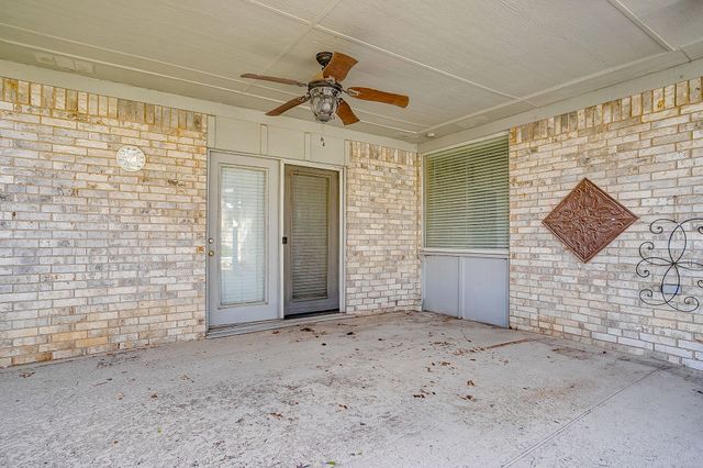612 Melbourne Court, Hurst, TX 76053