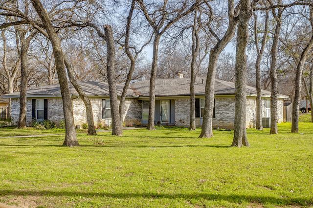 612 Melbourne Court, Hurst, TX 76053