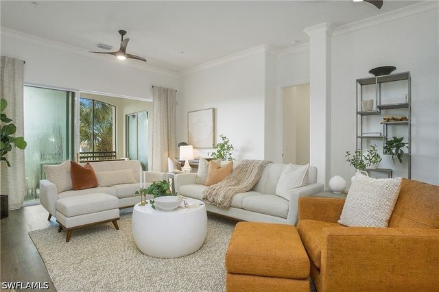 3093 Aviamar CIR 7-203, Naples, FL 34114