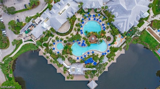 3093 Aviamar CIR 7-203, Naples, FL 34114