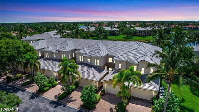 3093 Aviamar CIR 7-203, Naples, FL 34114