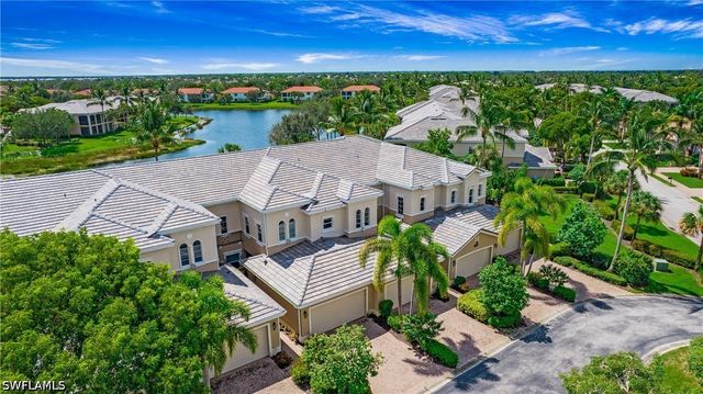 3093 Aviamar CIR 7-203, Naples, FL 34114