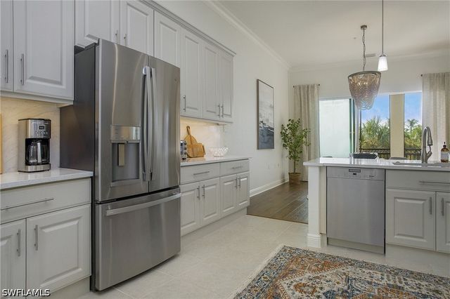 3093 Aviamar CIR 7-203, Naples, FL 34114