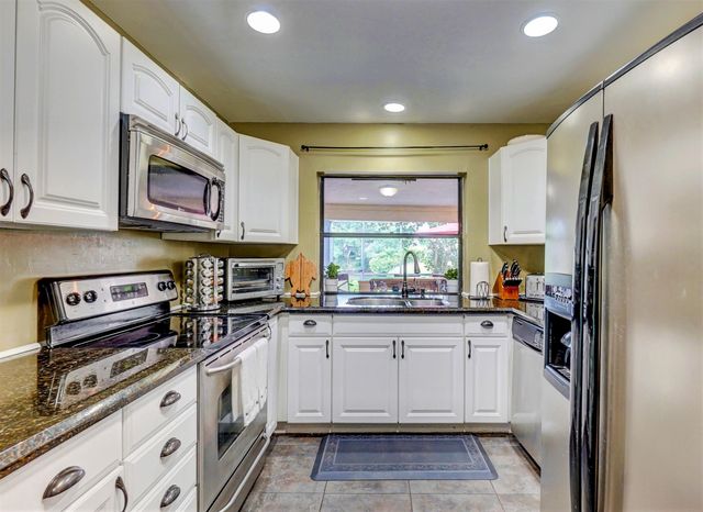 627 Hollows Circle, Deerfield Beach, FL 33442