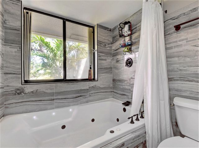 627 Hollows Circle, Deerfield Beach, FL 33442