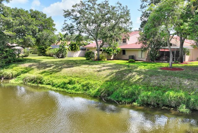 627 Hollows Circle, Deerfield Beach, FL 33442
