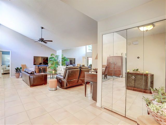 627 Hollows Circle, Deerfield Beach, FL 33442