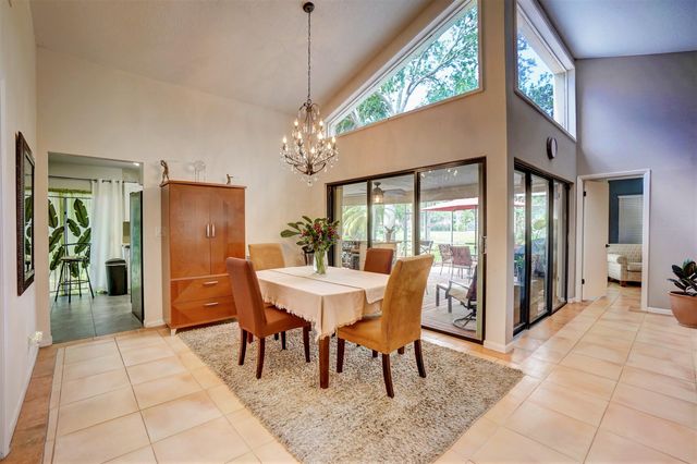 627 Hollows Circle, Deerfield Beach, FL 33442