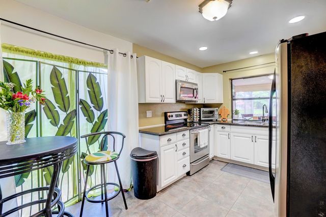 627 Hollows Circle, Deerfield Beach, FL 33442