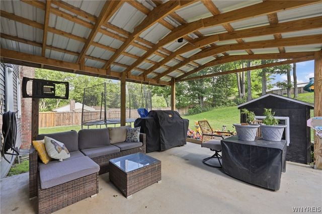 11734 North Canada Street, Holland, NY 14080