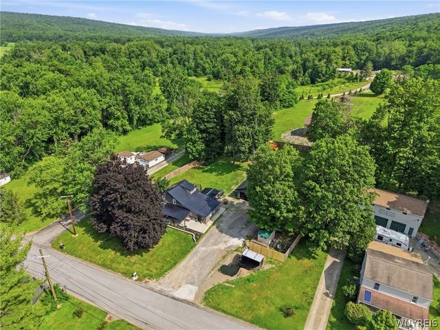 11734 North Canada Street, Holland, NY 14080