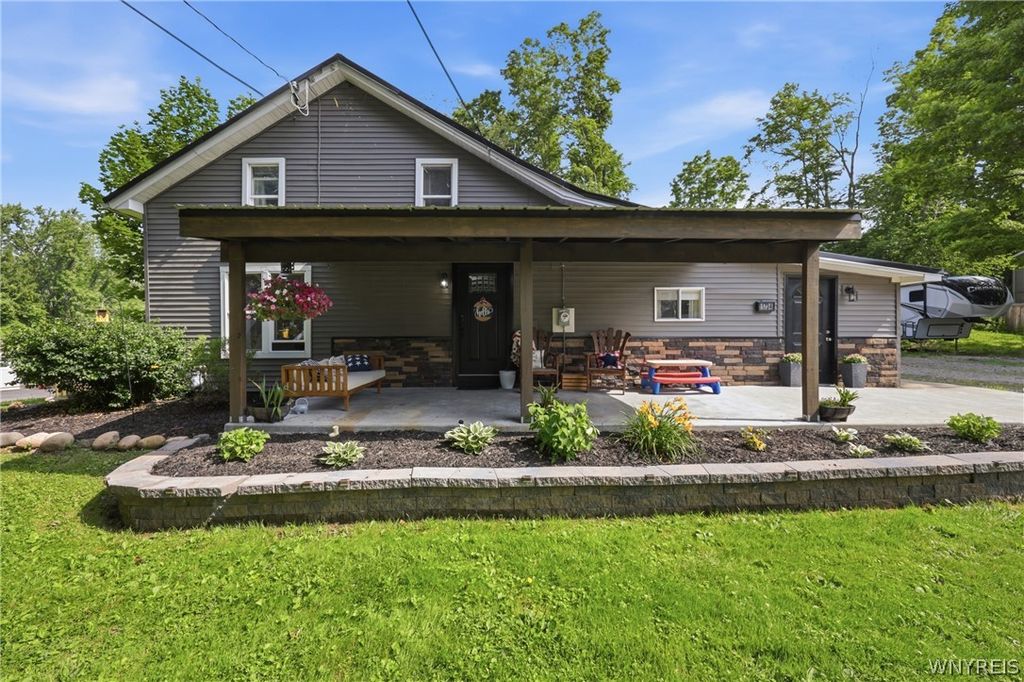 11734 North Canada Street, Holland, NY 14080