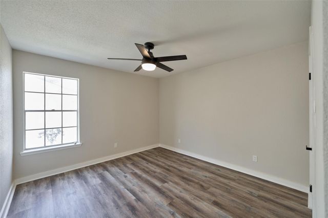 6500 Sands Point Drive 110, Houston, TX 77074