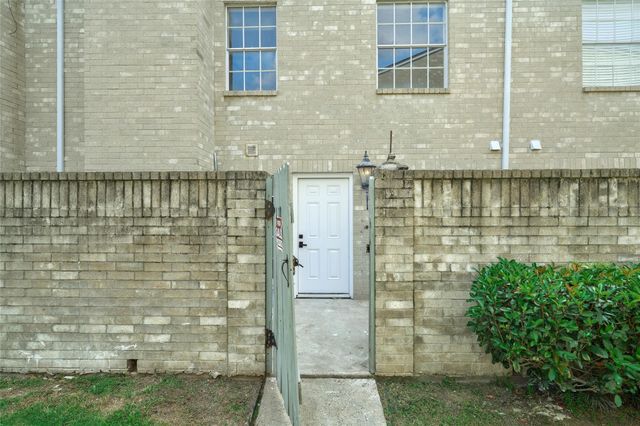 6500 Sands Point Drive 110, Houston, TX 77074
