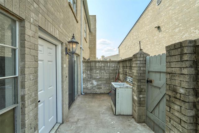 6500 Sands Point Drive 110, Houston, TX 77074