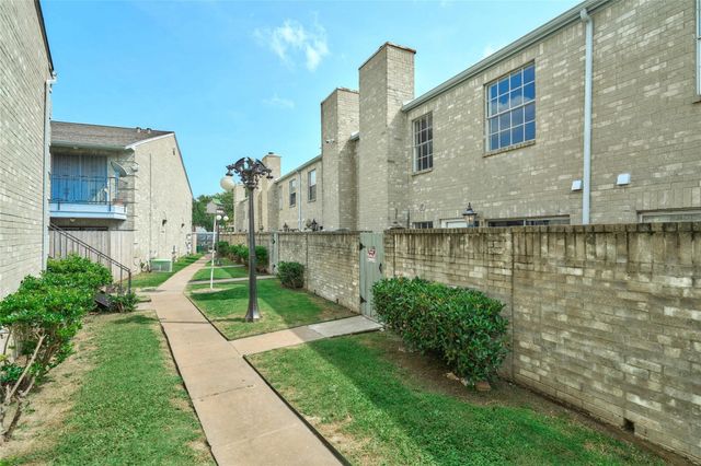 6500 Sands Point Drive 110, Houston, TX 77074