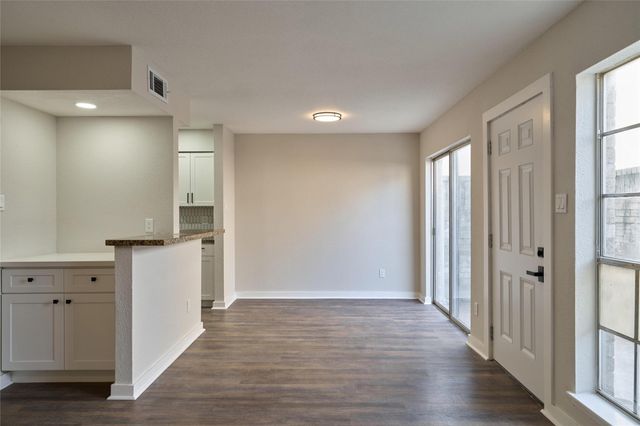 6500 Sands Point Drive 110, Houston, TX 77074