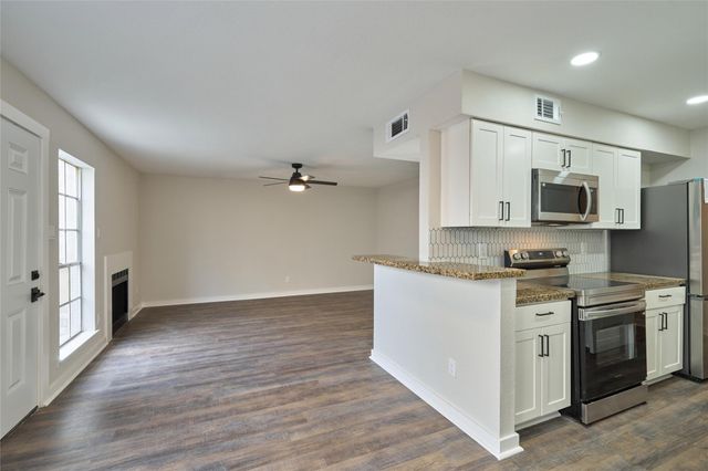 6500 Sands Point Drive 110, Houston, TX 77074