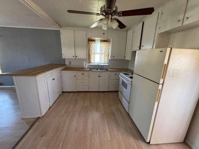 320 Summit, Miami, TX 79059