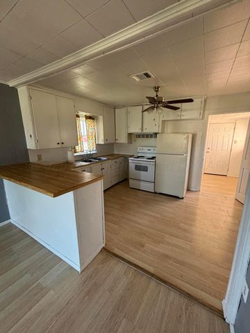 320 Summit, Miami, TX 79059