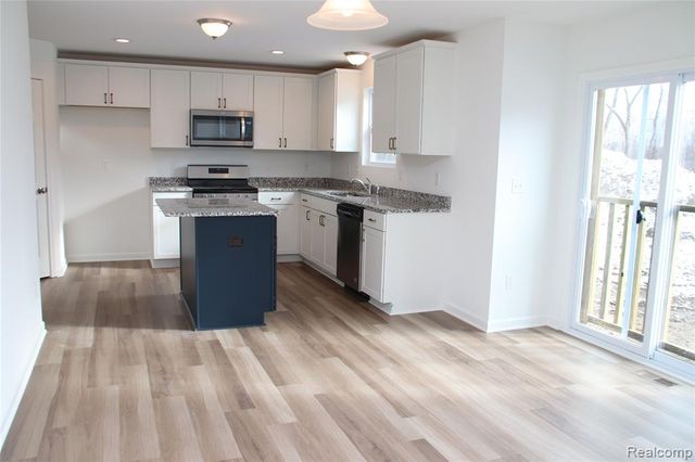 6007 Huron River Lane, Ypsilanti, MI 48197
