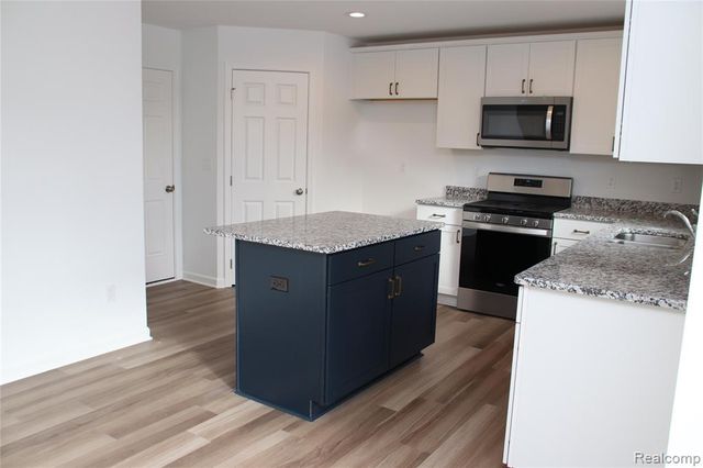 6007 Huron River Lane, Ypsilanti, MI 48197