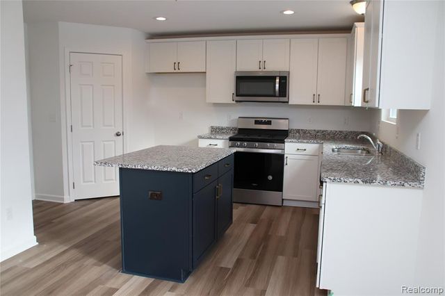 6007 Huron River Lane, Ypsilanti, MI 48197