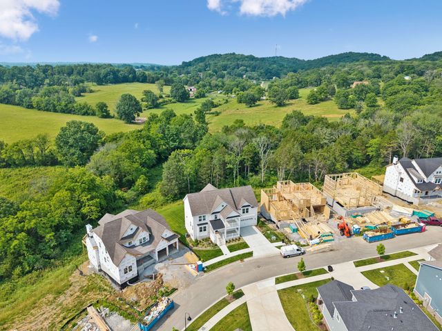 820 Westchester Cir, Hendersonville, TN 37075
