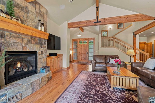 56311 Fireglass Loop, Bend, OR 97707