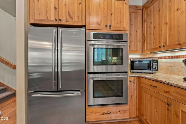 56311 Fireglass Loop, Bend, OR 97707