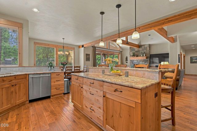 56311 Fireglass Loop, Bend, OR 97707