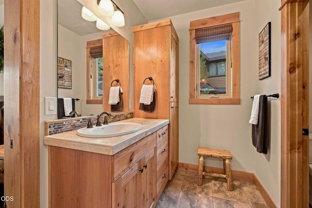 56311 Fireglass Loop, Bend, OR 97707