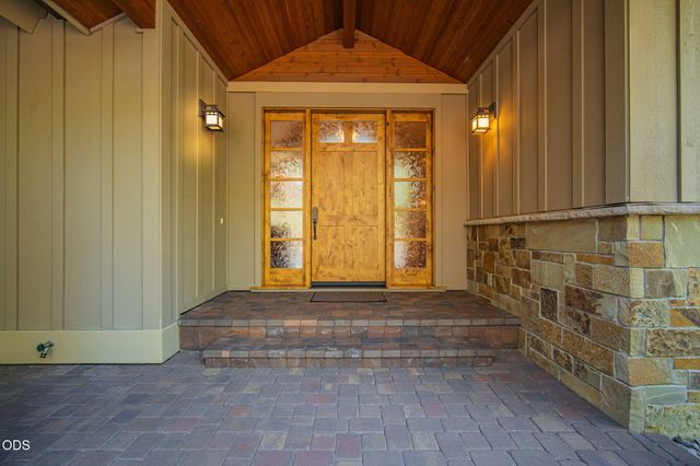 56311 Fireglass Loop, Bend, OR 97707