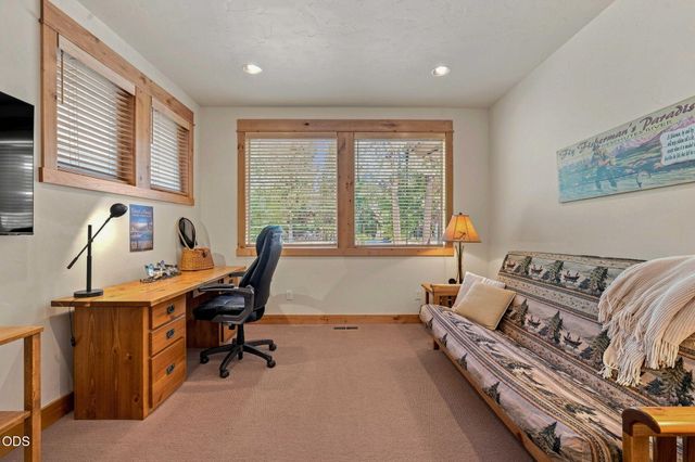 56311 Fireglass Loop, Bend, OR 97707