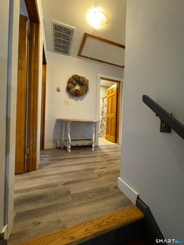 17 Tibbets Road, Seymour, CT 06483