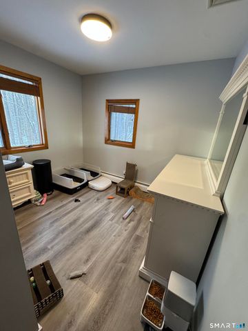 17 Tibbets Road, Seymour, CT 06483